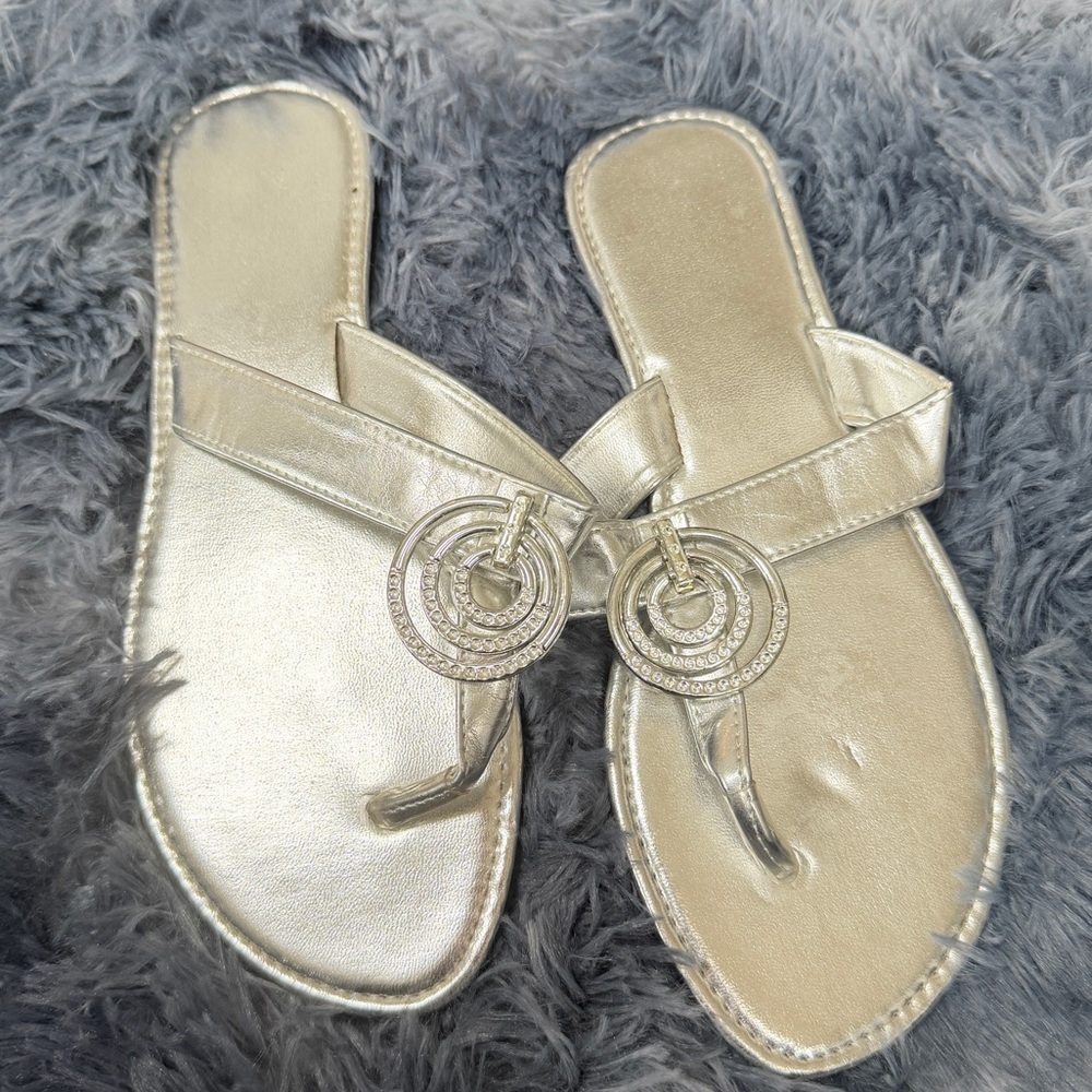 Size 8 Silver Dressy Thong Flip Flops sandals Regency Chic Boho Greek Goddess